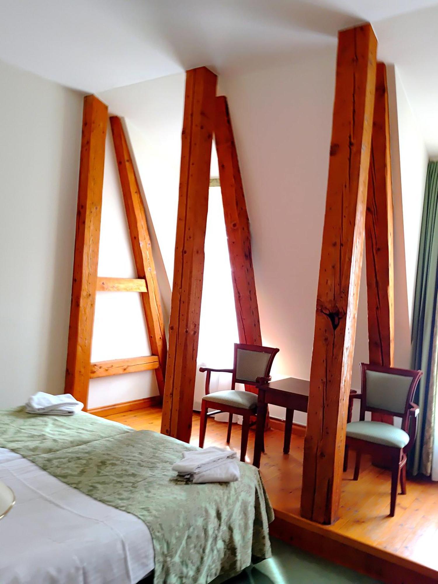 Palac W Rymaniu Extérieur photo